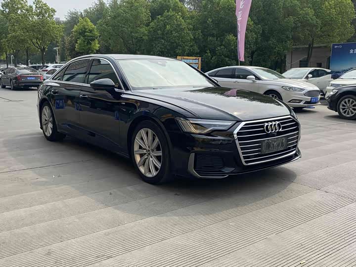 Фото 2 - Audi A6L