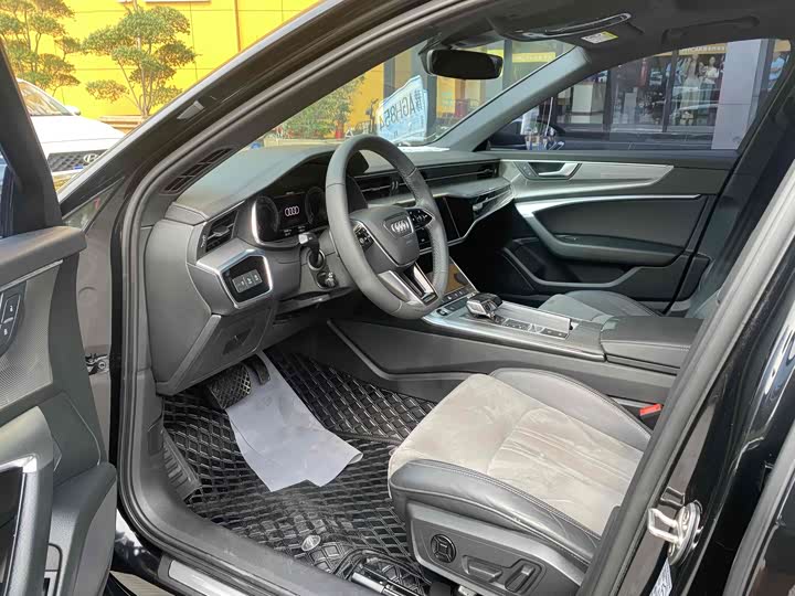 Фото 4 - Audi A6L