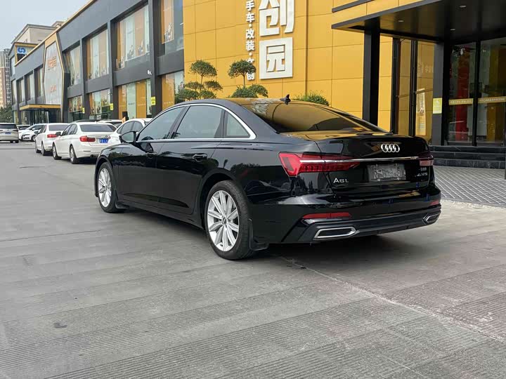Фото 7 - Audi A6L