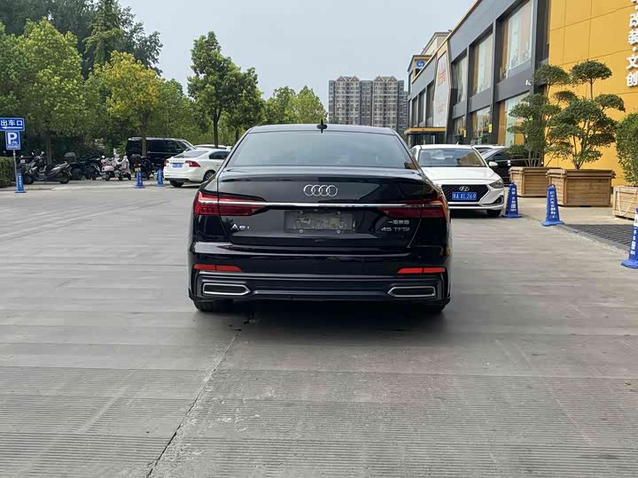 Фото 8 - Audi A6L
