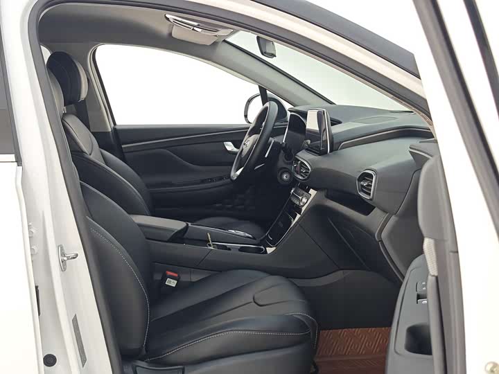 Фото 11 - Hyundai Santa Fe