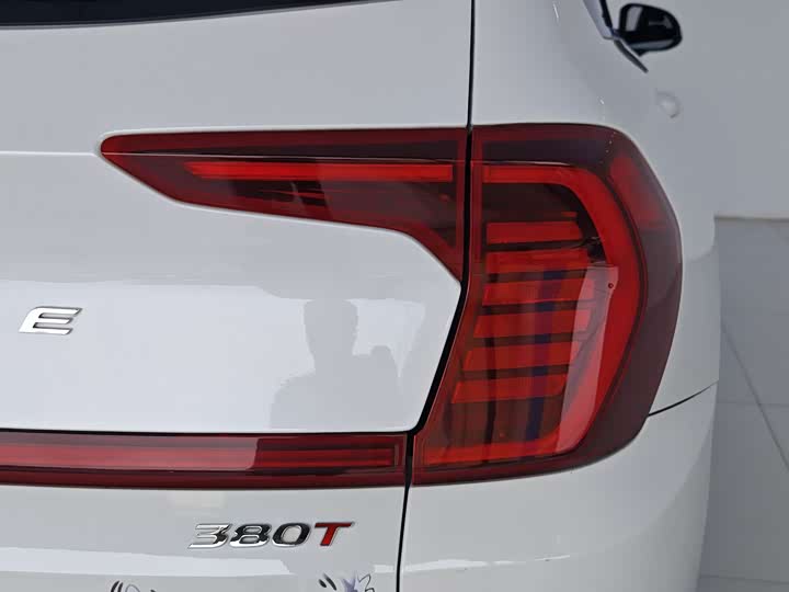 Фото 24 - Hyundai Santa Fe