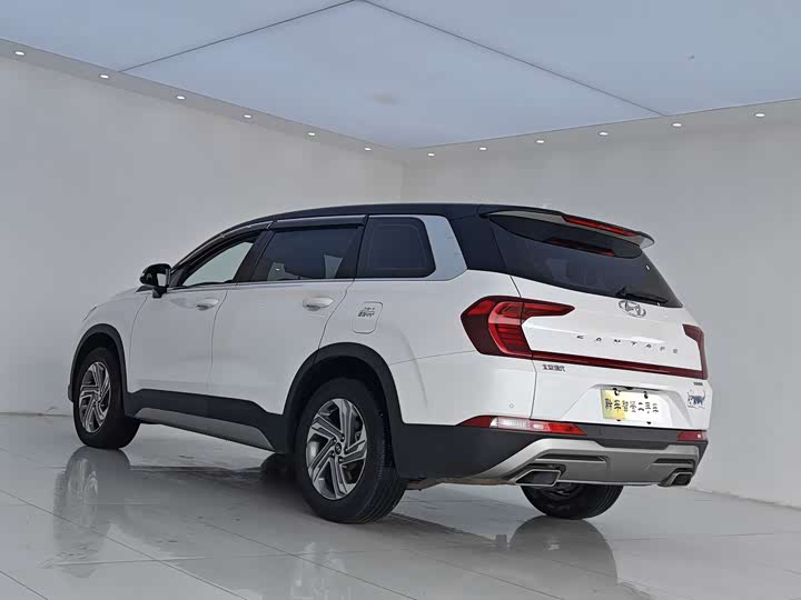 Фото 5 - Hyundai Santa Fe