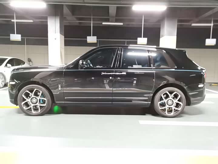 Фото 8 - Rolls-Royce Cullinan