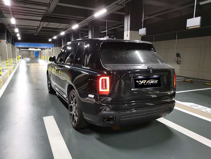 Фото 9 - Rolls-Royce Cullinan