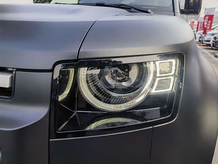 Фото 10 - Land Rover Defender