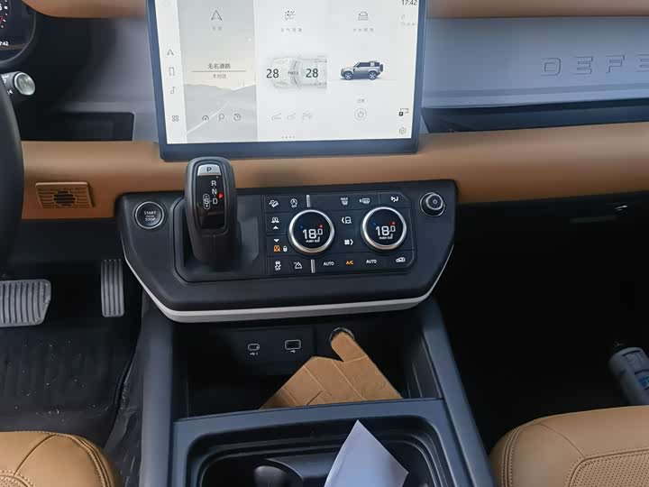 Фото 6 - Land Rover Defender