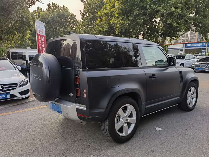 Фото 9 - Land Rover Defender