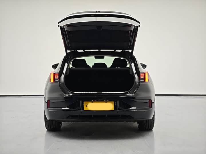 Фото 6 - Zeekr 001