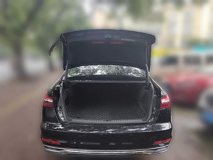 Фото 10 - Audi A6L