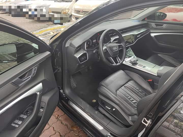 Фото 14 - Audi A6L