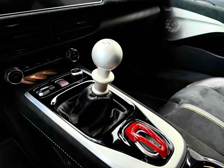 Фото 13 - Lotus Emira