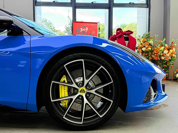 Фото 5 - Lotus Emira