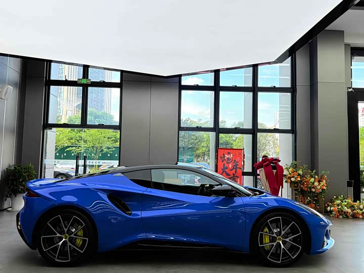 Фото 6 - Lotus Emira