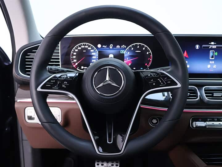 Фото 16 - Mercedes-Benz GLE-Class