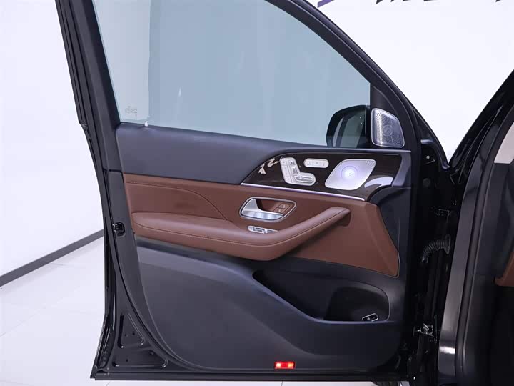 Фото 18 - Mercedes-Benz GLE-Class