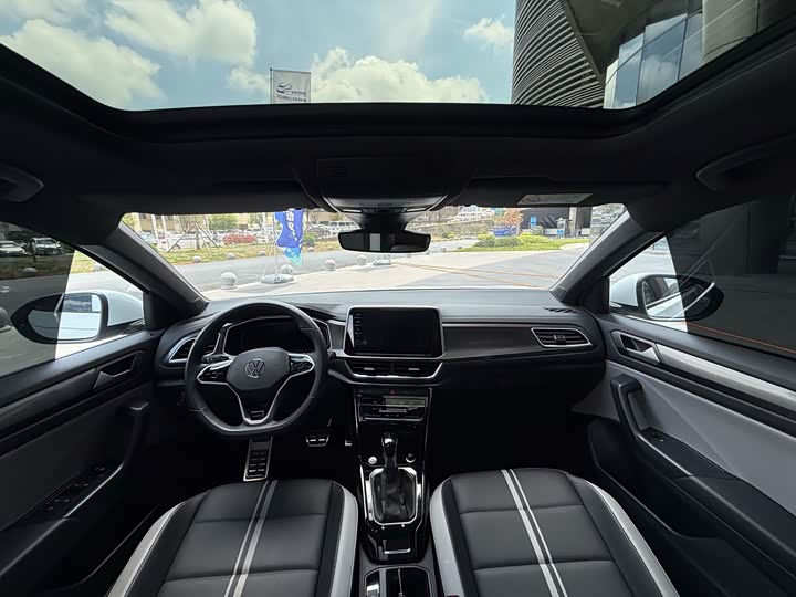 Фото 12 - Volkswagen T-Roc