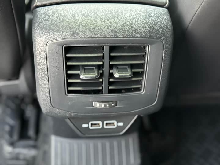 Фото 16 - Volkswagen T-Roc