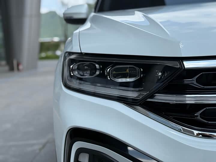 Фото 8 - Volkswagen T-Roc