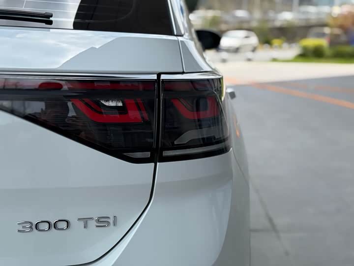 Фото 9 - Volkswagen T-Roc