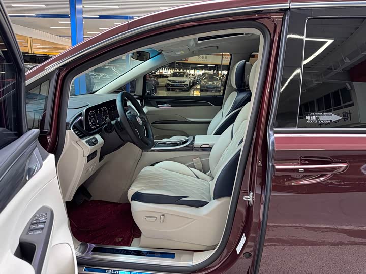 Фото 7 - Buick GL8 ES