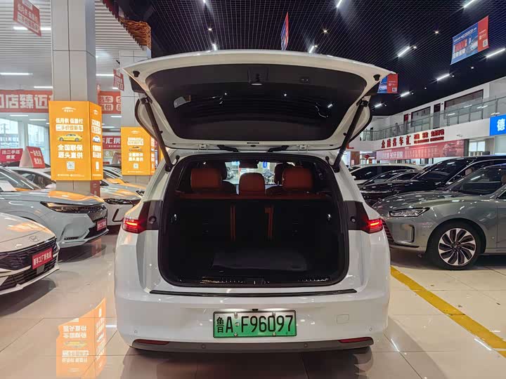 Фото 8 - LiXiang L7