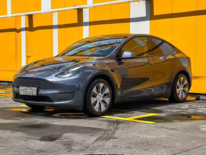 Фото 1 - Tesla Model Y