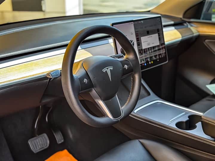 Фото 4 - Tesla Model Y