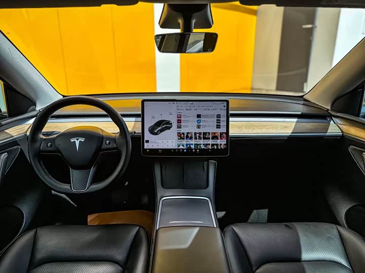 Фото 6 - Tesla Model Y