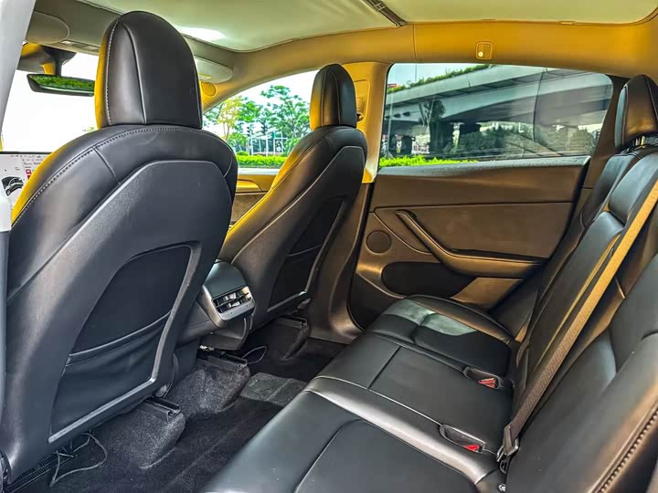 Фото 8 - Tesla Model Y