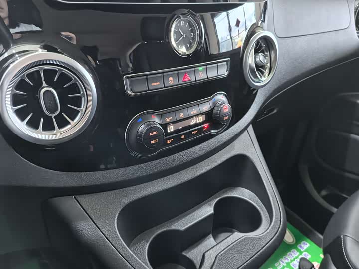 Фото 8 - Mercedes-Benz Vito