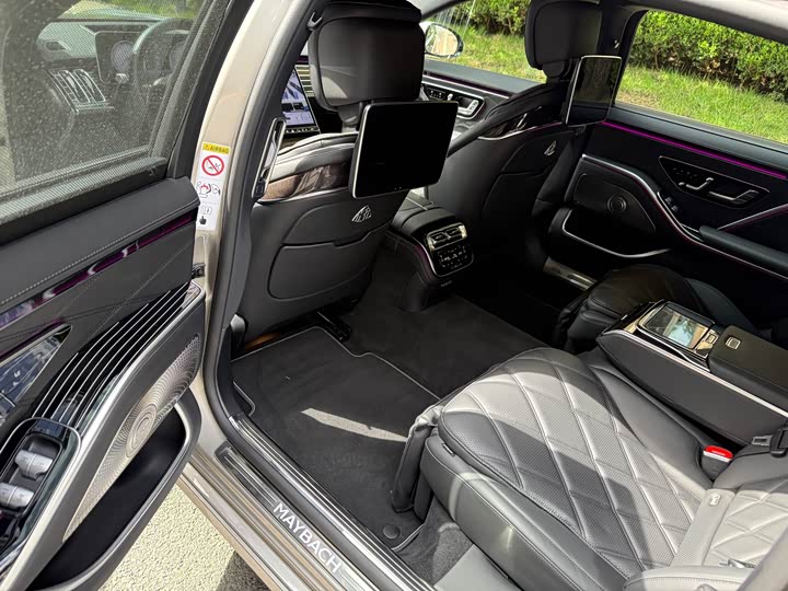 Фото 7 - Mercedes-Benz Maybach S-Class