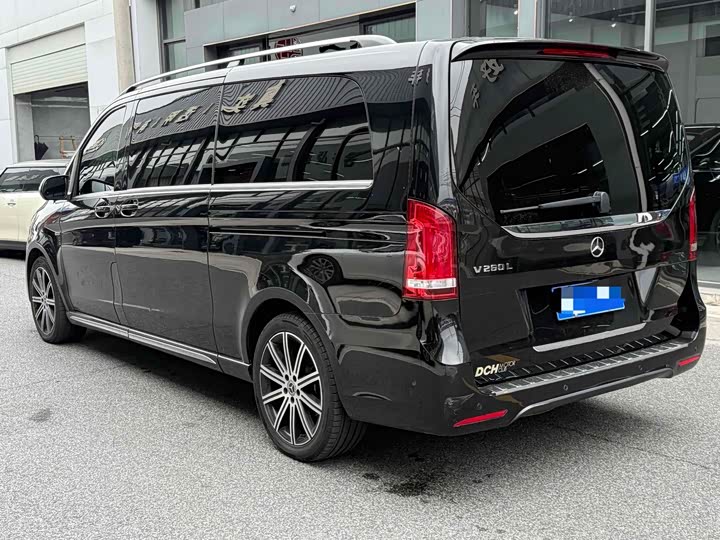 Фото 11 - Mercedes-Benz V-Class