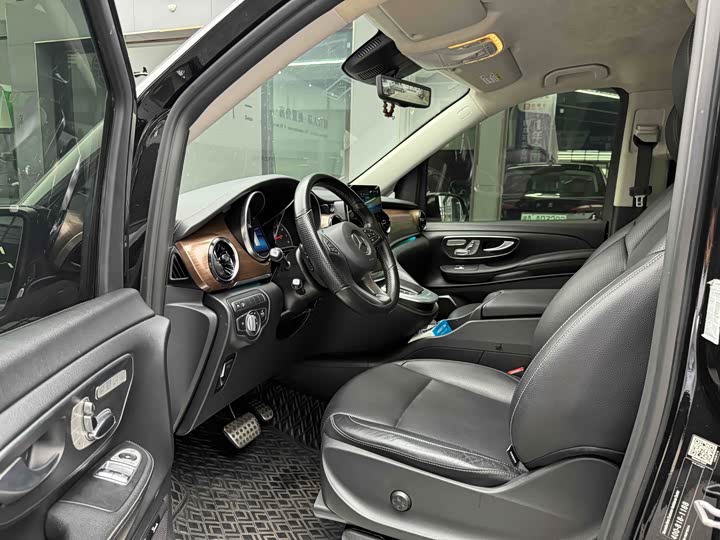 Фото 4 - Mercedes-Benz V-Class