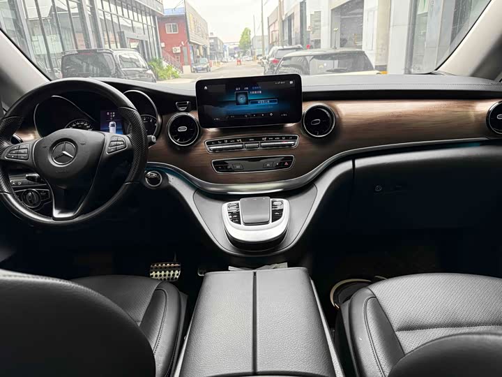 Фото 5 - Mercedes-Benz V-Class