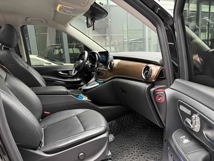 Фото 6 - Mercedes-Benz V-Class