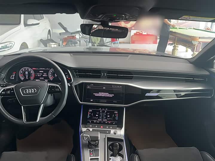 Фото 10 - Audi A6L