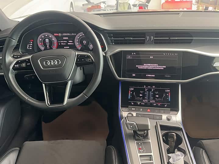 Фото 11 - Audi A6L