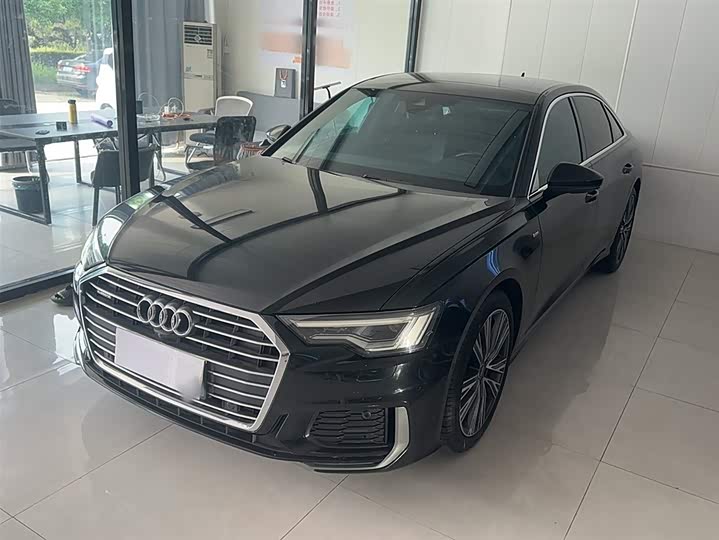 Фото 2 - Audi A6L