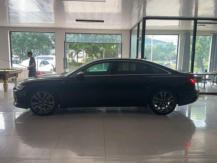 Фото 8 - Audi A6L