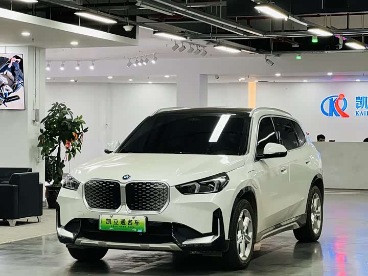 Фото 1 - BMW iX1