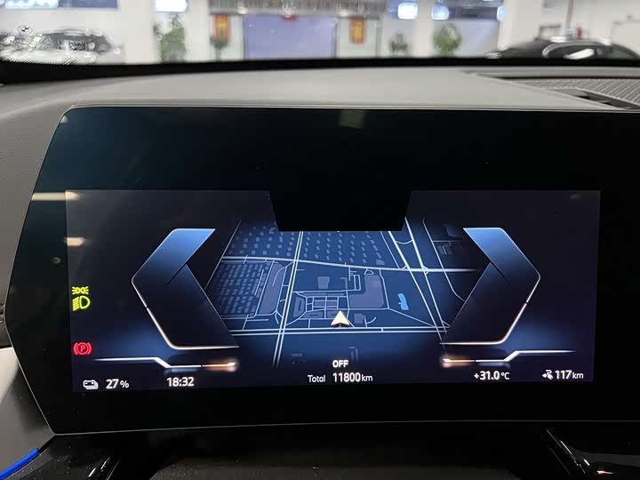 Фото 10 - BMW iX1