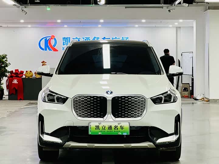 Фото 2 - BMW iX1