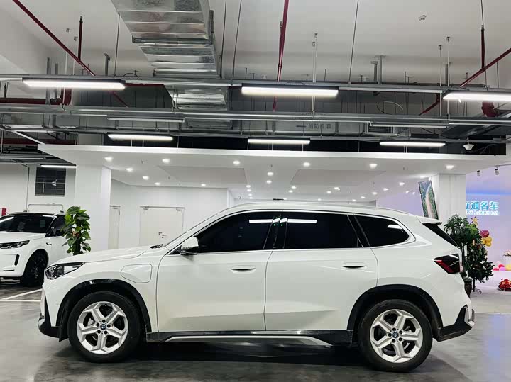 Фото 3 - BMW iX1