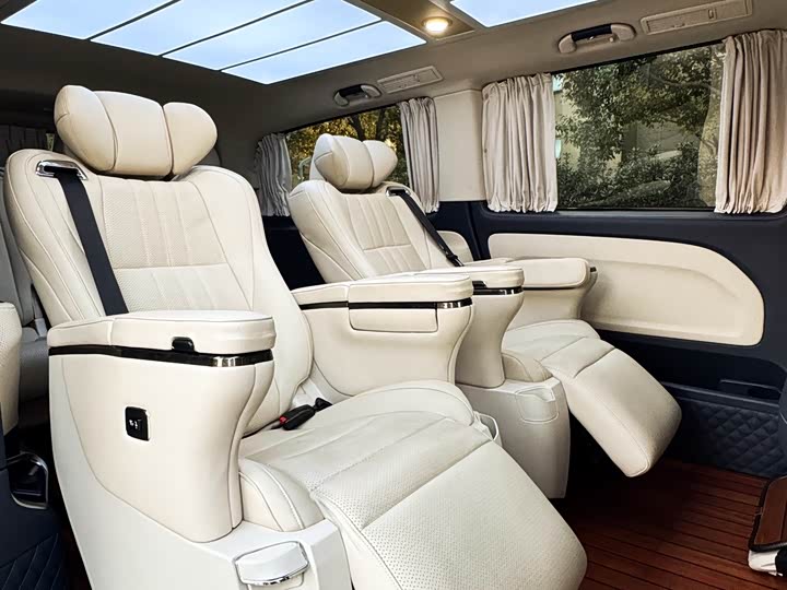 Фото 12 - Mercedes-Benz Vito