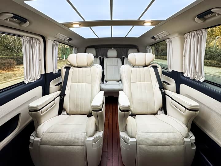 Фото 17 - Mercedes-Benz Vito