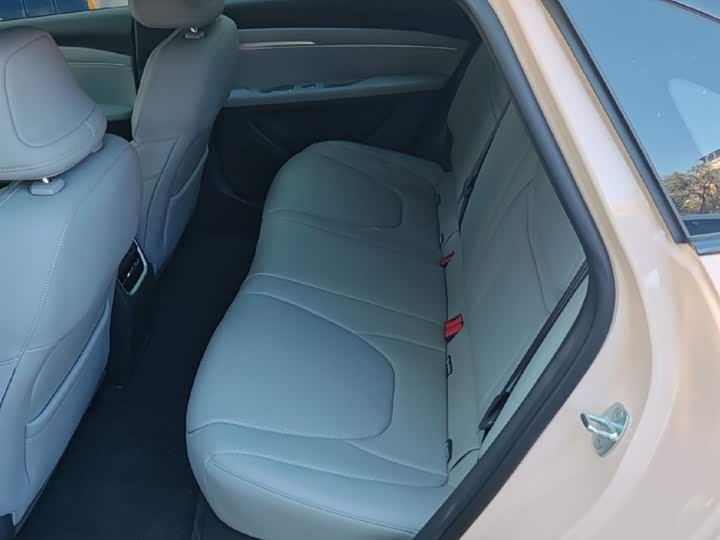 Фото 6 - XPeng Mona M03