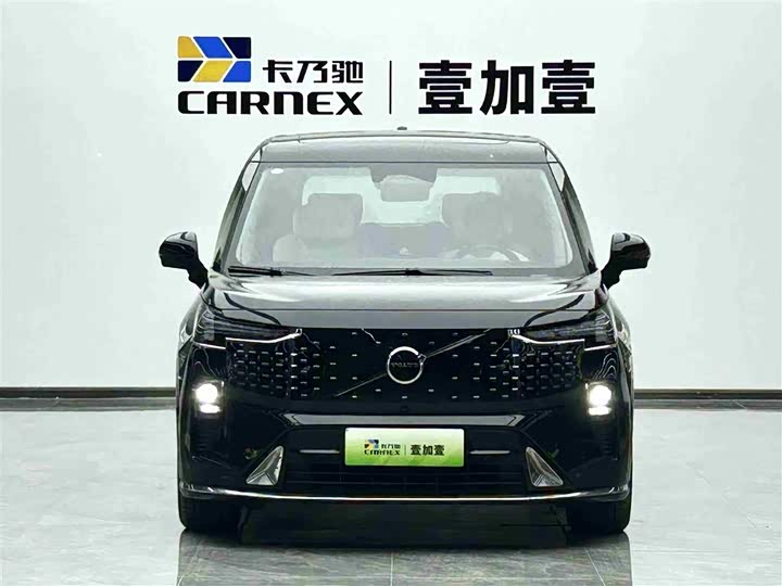 Фото 2 - Volvo EM90