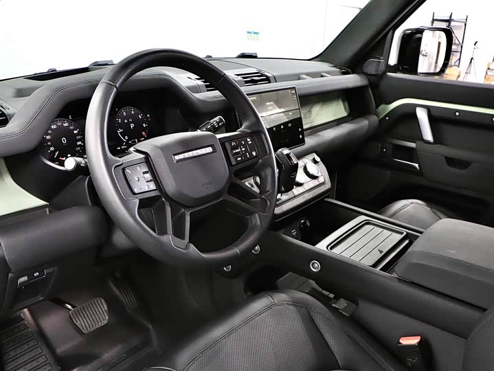 Фото 11 - Land Rover Defender