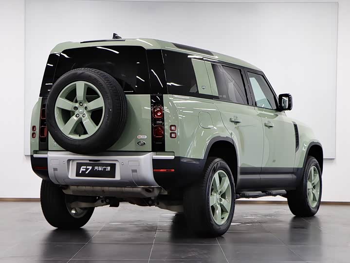 Фото 6 - Land Rover Defender